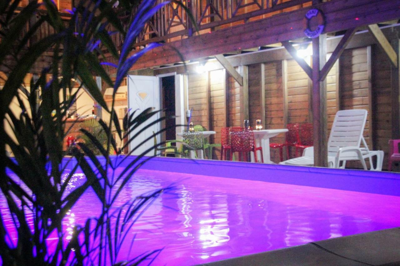 Residence Fruit De La Passion Caliente Sainte-Anne Bagian luar foto